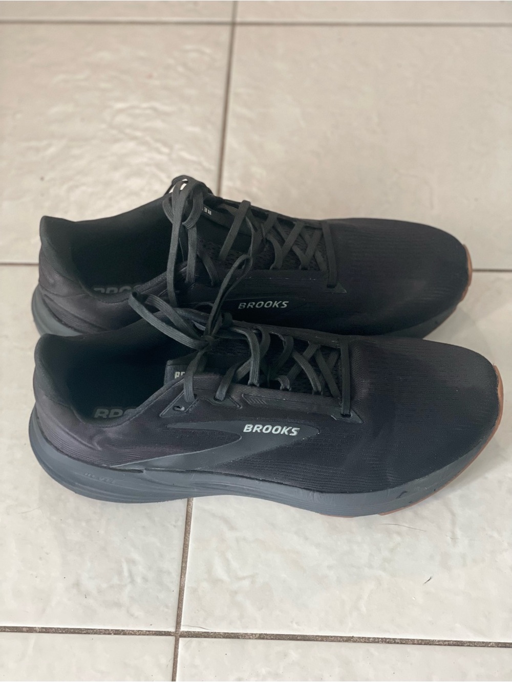 Brooks Men's Black Running Shoes